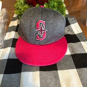 Era Seattle Mariners Fitted Hat Size 6 7/8ths
Grey With Pink Rim